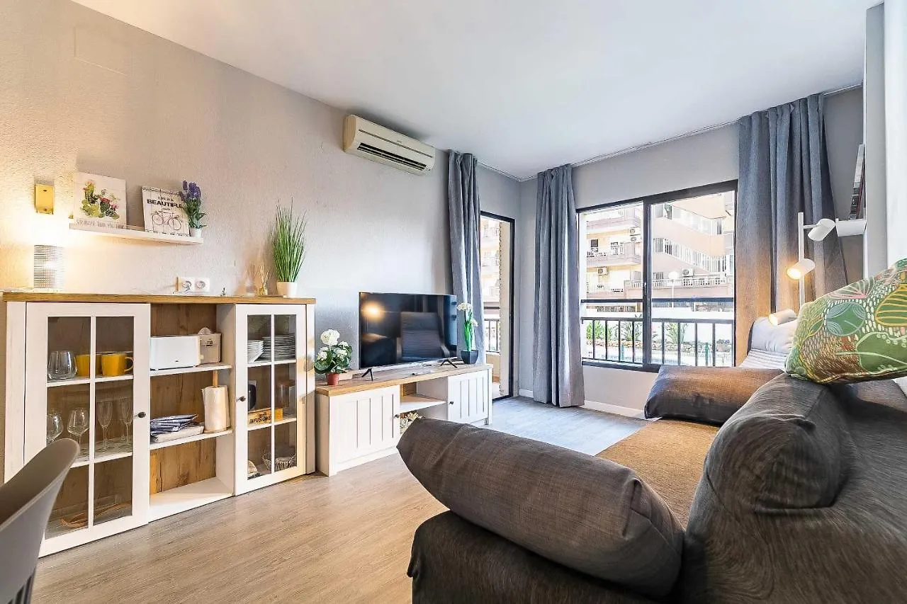 76-Lovely Beach Front Apartment In Fuengirola